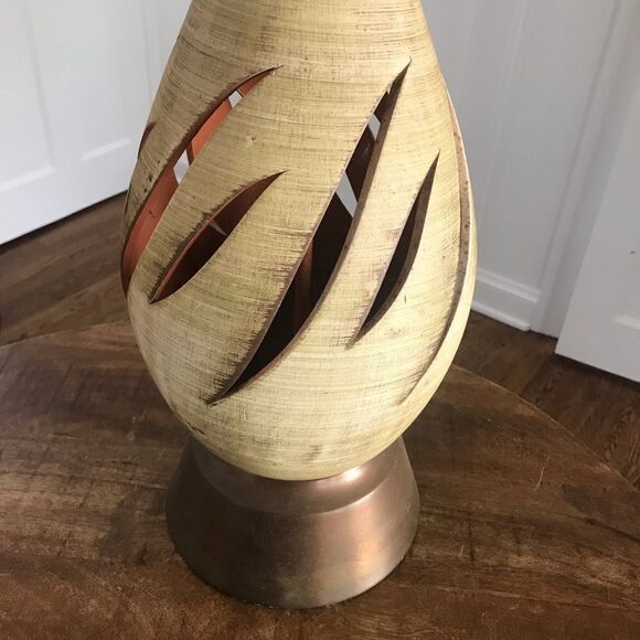 Vintage MCM Mid Century Modern swirl cut out tall table lamp 26.5” pottery - Picture 6 of 8